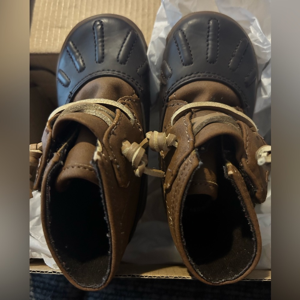 “Sperry Icestorm Crib Boot” Infant size 4